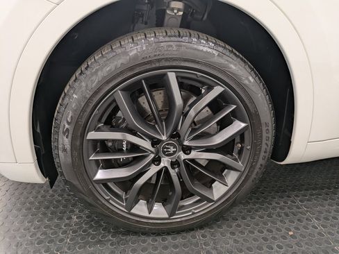 Used 2024 Maserati Levante GT Ultima image 7