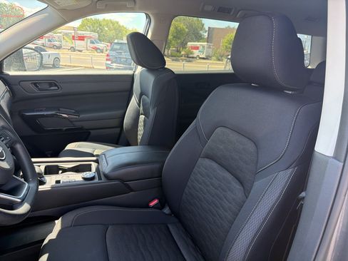 Used 2026 Nissan Pathfinder S AWD/4WD image 7
