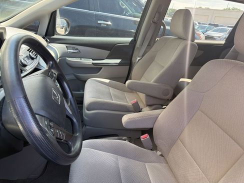Used 2016 Honda Odyssey LX image 2
