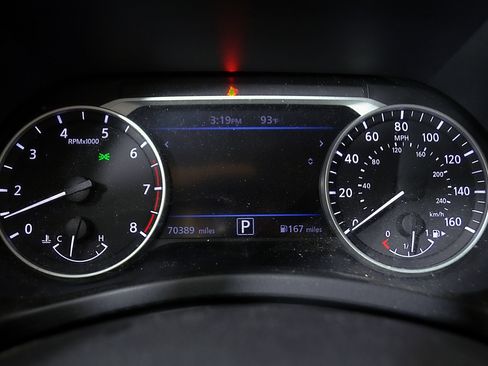Used 2023 Nissan Sentra SV FWD image 17