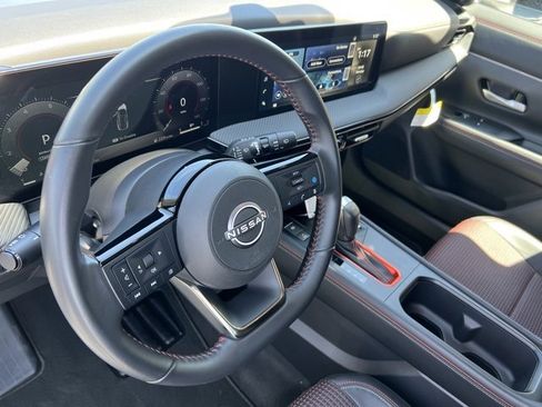 Used 2025 Nissan Kicks SR image 19