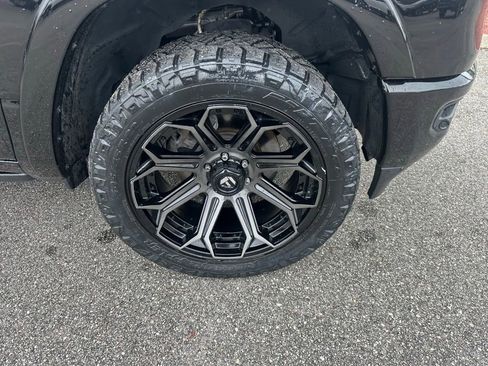 Used 2020 RAM 1500 Limited w/ Black Appearance Package image 4