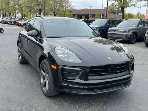 Used 2024 Porsche Macan AWD/4WD image 4