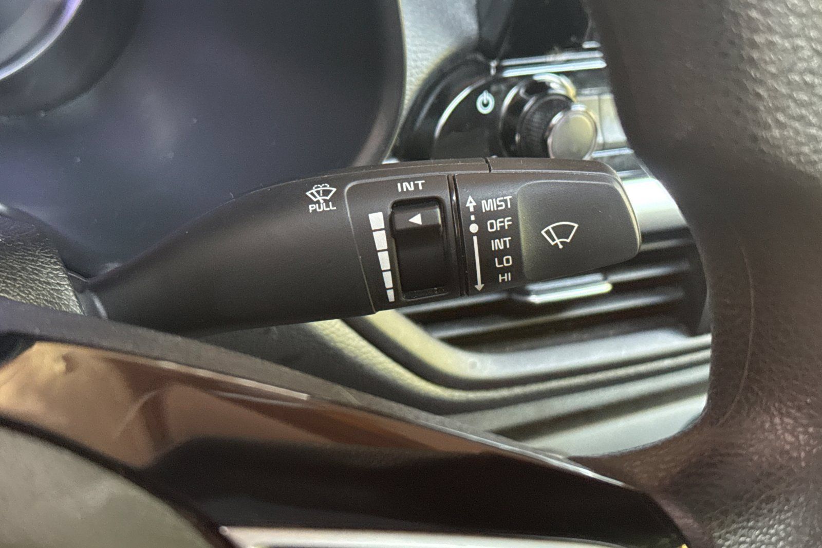 Used 2024 Kia Forte LXS FWD image 31
