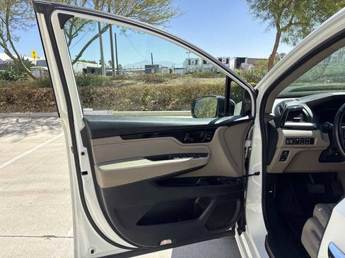 Used 2019 Honda Odyssey Elite image 18