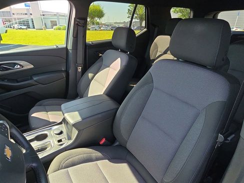 Used 2023 Chevrolet Traverse LT image 13