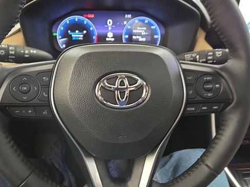 Used 2025 Toyota RAV4 Limited w/ Advanced Technology Package image 9