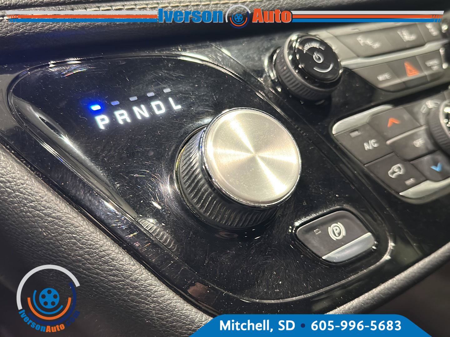 Used 2021 Chrysler Pacifica Touring-L w/ S Appearance Package AWD/4WD image 21
