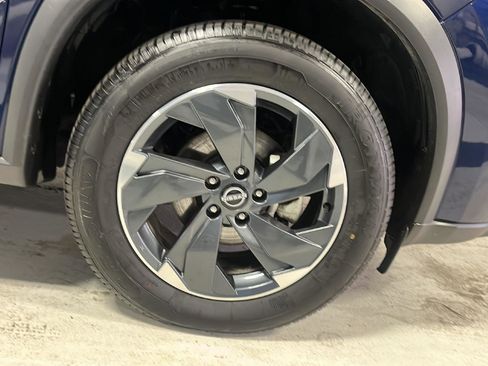 Used 2024 Nissan Rogue SV image 29