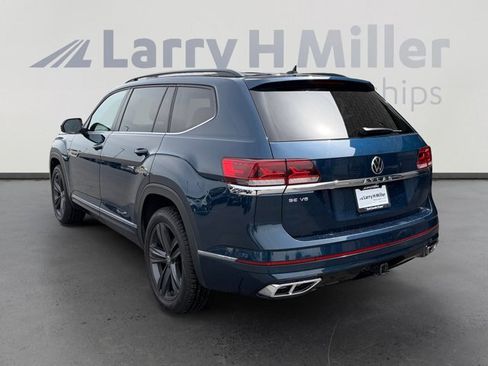 Used 2021 Volkswagen Atlas SE w/ Panoramic Sunroof Package FWD image 2