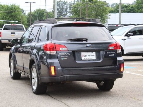 Used 2013 Subaru Outback 2.5i Limited w/ Moonroof Pkg AWD/4WD image 6
