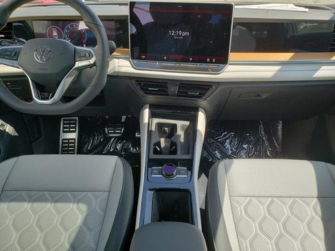 New 2026 Volkswagen Tiguan SEL R-Line AWD/4WD image 9