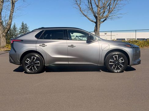 New 2026 Subaru Solterra Premium image 8