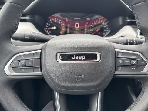 Used 2025 Jeep Compass Limited AWD/4WD image 17