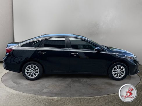 Used 2024 Kia Forte LX FWD image 8