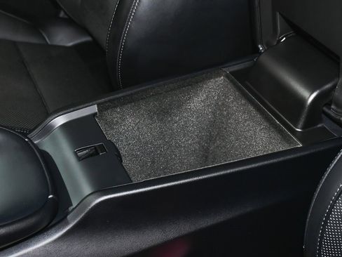 Used 2025 Porsche Macan 4 Electric image 43