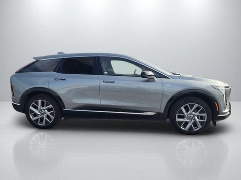 Used 2026 Cadillac Optiq Luxury 1 RWD image 4