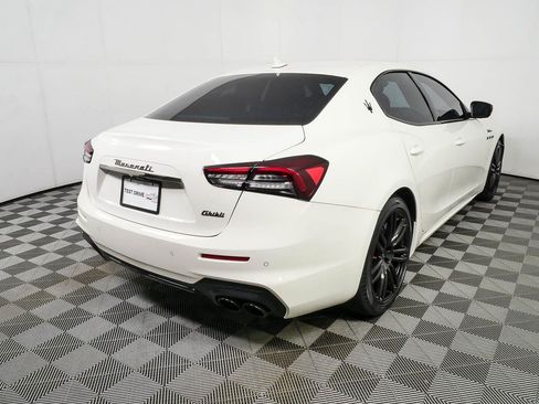 Used 2023 Maserati Ghibli Modena RWD image 2