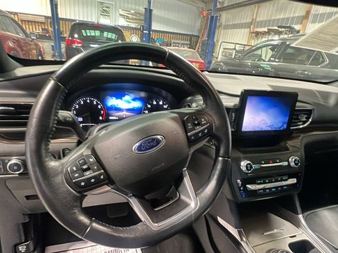 Used 2020 Ford Explorer Limited w/ Class III Trailer Tow Package AWD/4WD image 14