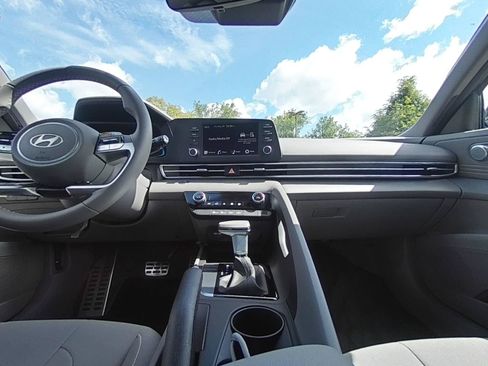 Certified 2026 Hyundai Elantra Sport FWD image 29
