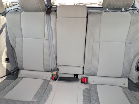 Used 2025 Subaru Outback Premium AWD/4WD image 13