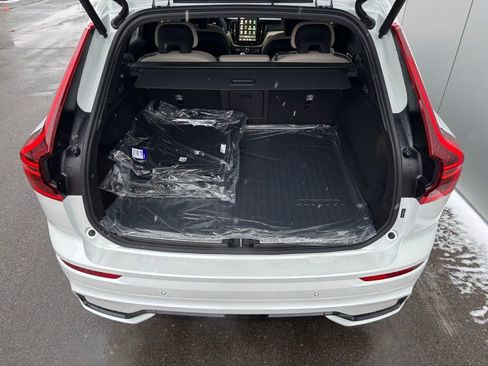 New 2026 Volvo XC60 B5 Plus w/ Climate Package image 17