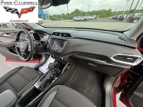 Used 2023 Chevrolet TrailBlazer LT FWD image 34