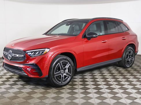 Used 2024 Mercedes-Benz GLC 300 4MATIC w/ AMG Line image 10