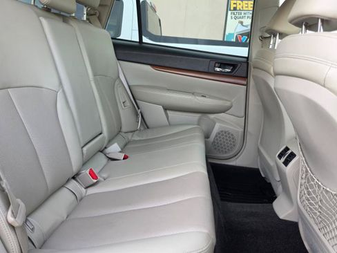 Used 2014 Subaru Outback 2.5i Limited w/ Moonroof Package AWD/4WD image 13
