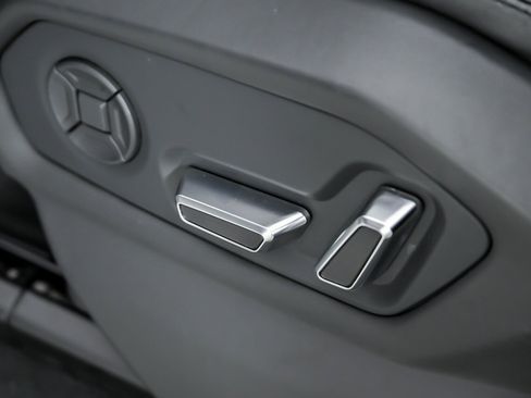 Used 2020 Lamborghini Urus image 27