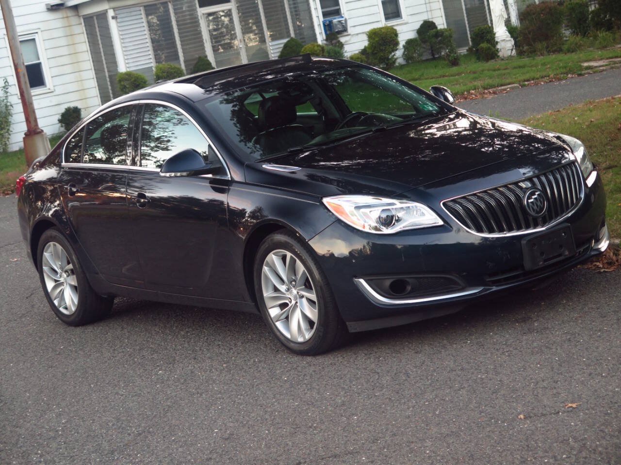 Used 2016 Buick Regal Premium w/ Driver Confidence Package #2 AWD/4WD image 30