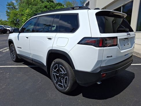 New 2026 Jeep Cherokee Laredo AWD/4WD image 4