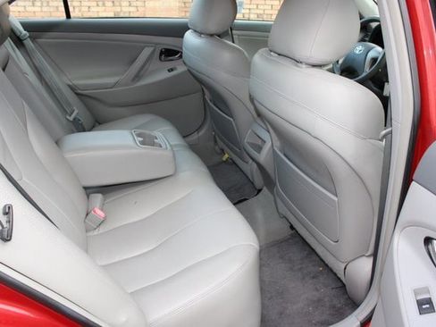 Used 2010 Toyota Camry image 15