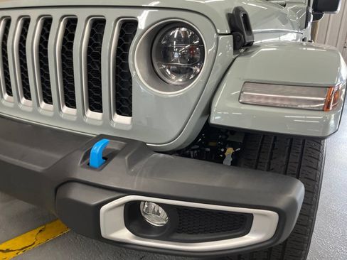 Used 2023 Jeep Wrangler Unlimited Sahara w/ Cold Weather Group AWD/4WD image 14