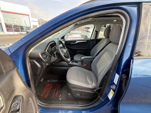 Used 2022 Ford Escape SE w/ SE Sport Appearance Package image 15