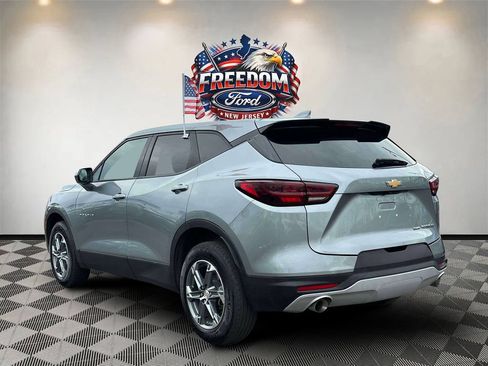 Used 2025 Chevrolet Blazer LT AWD/4WD image 5