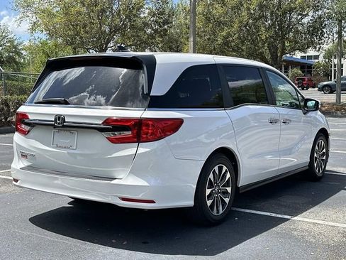 Certified 2024 Honda Odyssey EX-L image 3