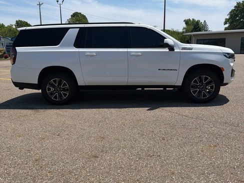 Used 2023 Chevrolet Suburban Z71 AWD/4WD image 4