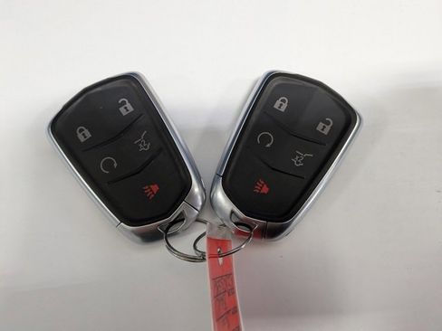 Certified 2025 Cadillac XT5 Premium Luxury w/ LPO, Floor Liner Package image 38