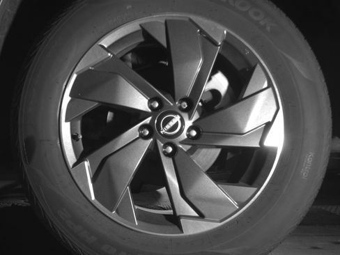 Used 2025 Nissan Rogue SV image 14