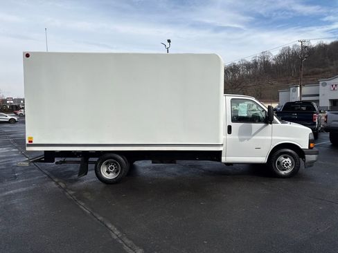 Used 2019 GMC Savana 3500 w/ Power Convenience Package image 6