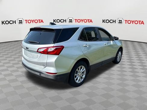 Used 2020 Chevrolet Equinox LS w/ LS Convenience Package AWD/4WD image 8