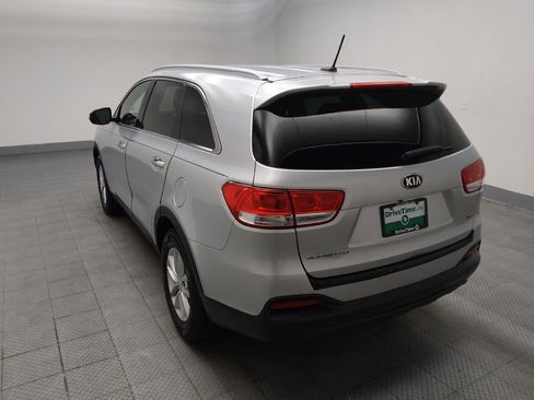 Used 2016 Kia Sorento FWD image 5