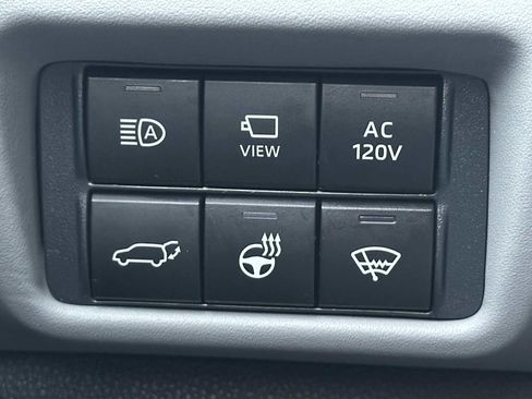 Used 2021 Toyota Highlander Platinum image 32