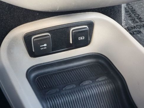 Certified 2021 Chrysler Pacifica Touring-L image 34