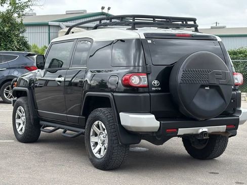 Used 2014 Toyota FJ Cruiser 4WD w/ Convenience Package image 9