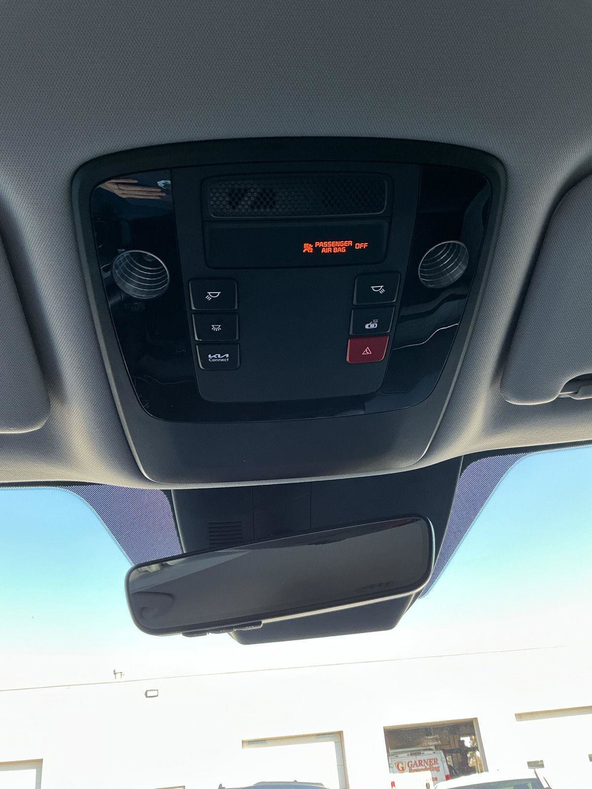 Used 2023 Kia Carnival EX FWD image 14