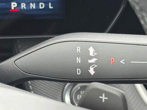 New 2026 Chevrolet Equinox LT w/ Convenience Package II image 18