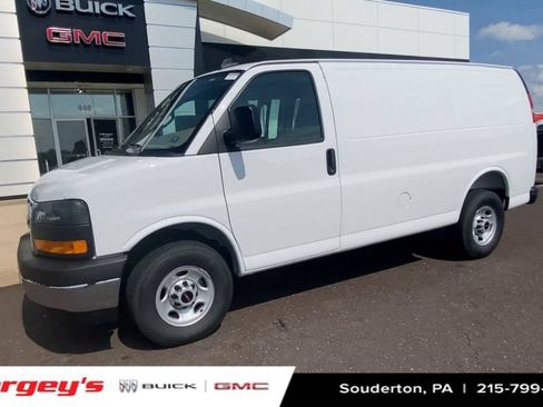 New 2025 GMC Savana 3500 w/ Driver Convenience Package RWD image 4
