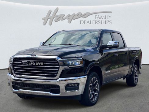 Used 2025 RAM 1500 Laramie AWD/4WD image 10